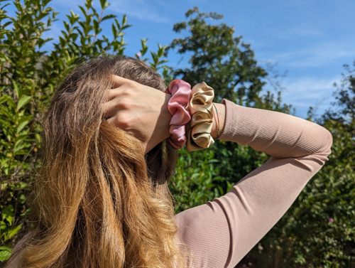 DUSTY PINK - hedvábná scrunchie KLASIK — foto 3