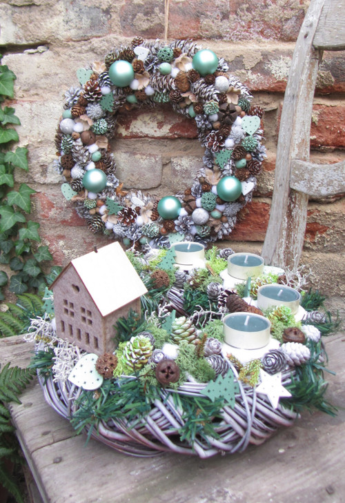 Adventní věnec s domečkem, do zelena — foto 6