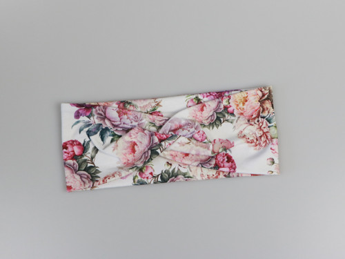 Prekrížená úpletová čelenka peony — foto 3
