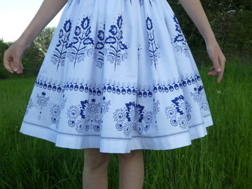 Sukně Modrý folklór na bíle — foto 5