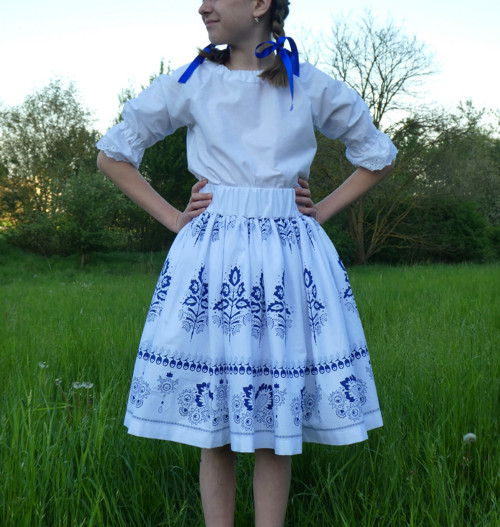 Sukně Modrý folklór na bíle — foto 4