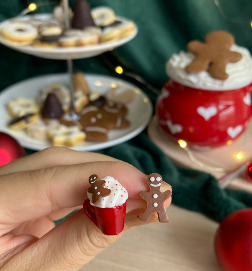 Perníkové latté a pan Perníček (pecky) — foto 2