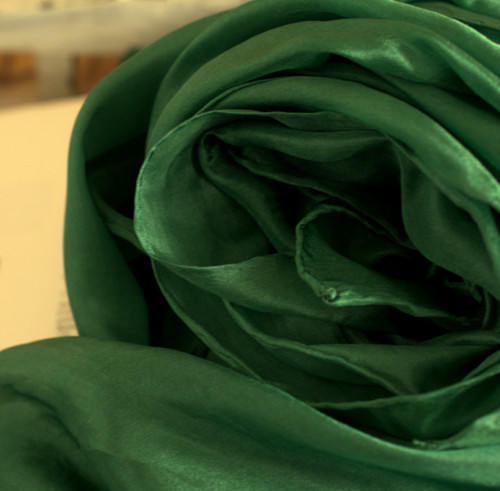 HEDVÁBNÁ ŠÁLA.......180 x 90 — foto 2