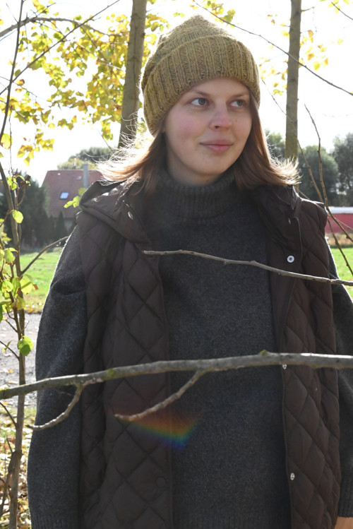 Čepice tmavá oliva — foto 5