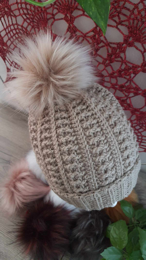 Dámský kulich s bambulí — foto 3
