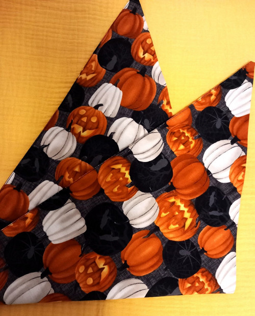 Dětský šátek na halloweenskou párty — foto 3