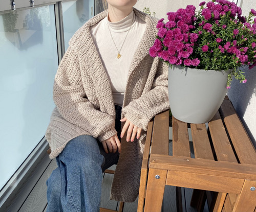 Béžový háčkovaný svetr z akrylu — foto 3