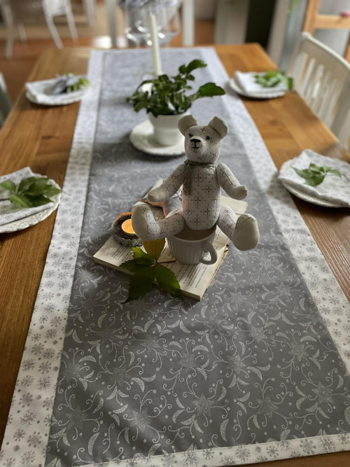 Běhoun v sadě s ubrousky - Vánoce — foto 6