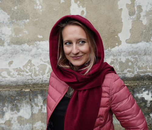 ŠÁLA S KAPUCÍ - BARVA NA PŘÁNÍ — foto 2