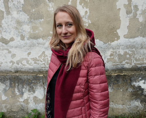 ŠÁLA S KAPUCÍ - BARVA NA PŘÁNÍ — foto 3