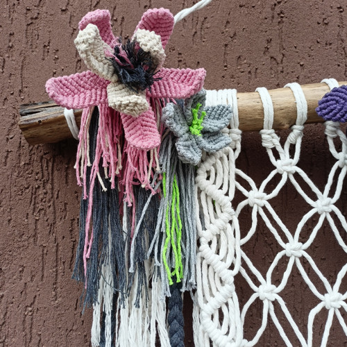 Květiny na větvi, macramé — foto 3