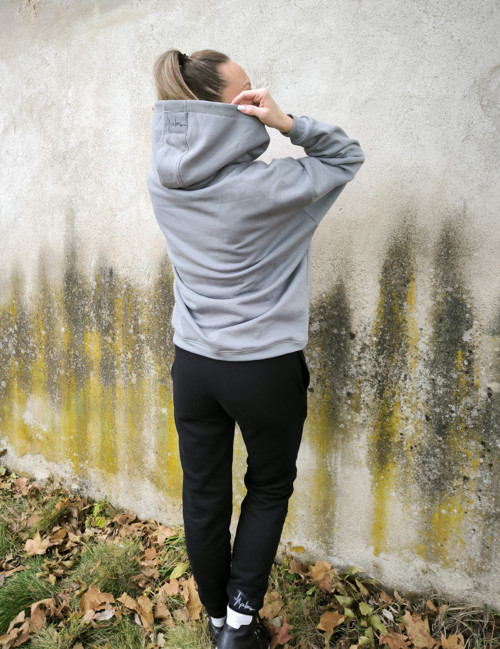 Šedá oversized mikina — foto 3