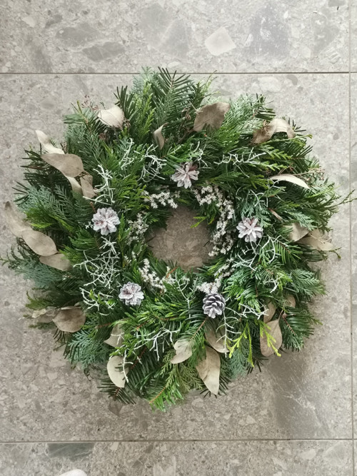 Zimní věnec s eucalyptem — foto 3