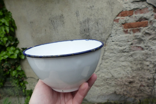 Malá smaltovaná miska — foto 2