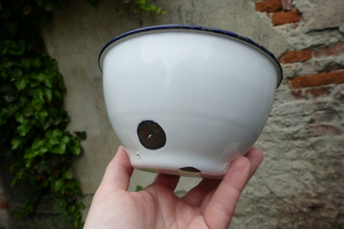 Malá smaltovaná miska — foto 3