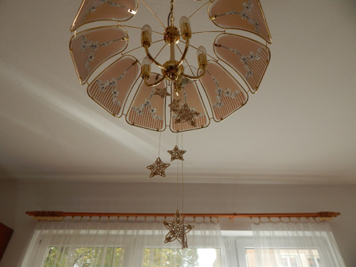 Závěs - hvězdy pod lustrem — foto 2