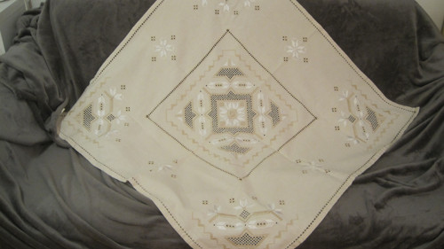 Vyšívaná hrubá dečka vintage 85cm — foto 3