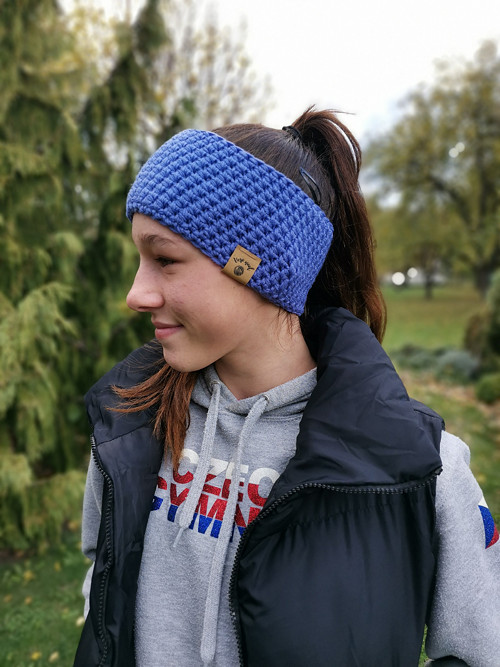 Modrofialková háčkovaná merino čelenka — foto 5