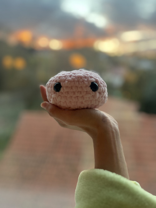 Háčkovaná antistresová kulička — foto 3
