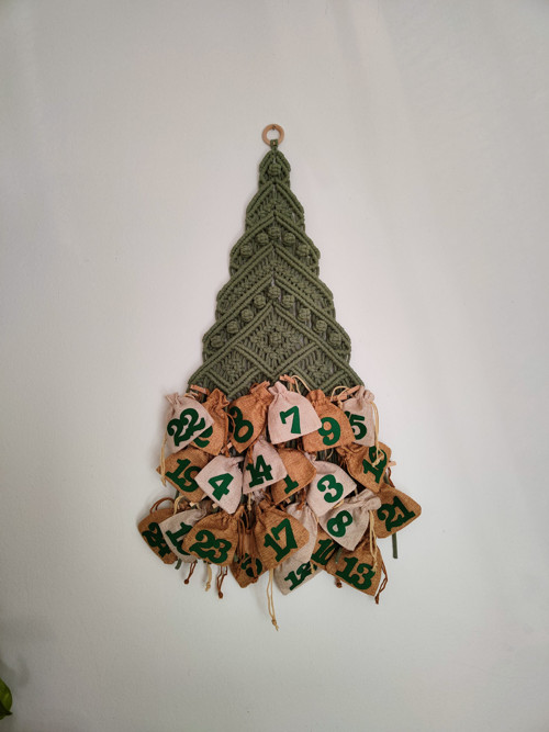 Macramé vánoční stromeček - adventní kalendář — foto 3