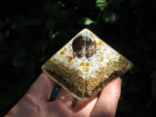 Org. pyramida ,, Energie kundaliny " — foto 3