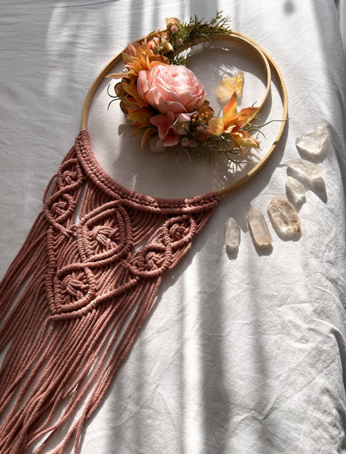 Macramé věnec - Cihlově růžová — foto 3
