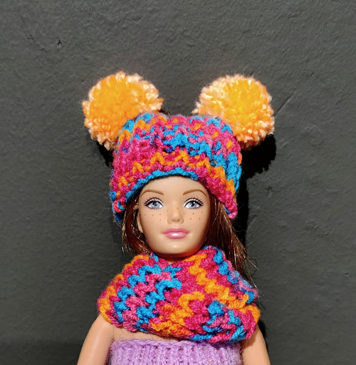 Čepice a nákrčník pro Barbie — foto 3