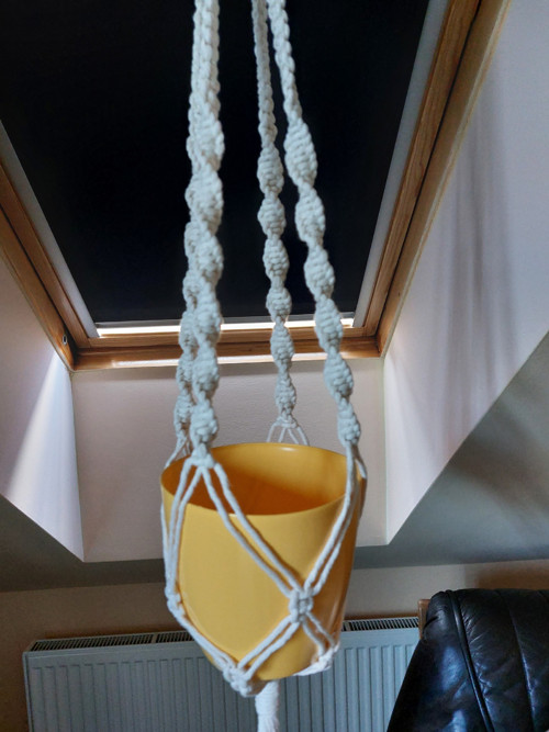 Macramé závěs na květináč — foto 2