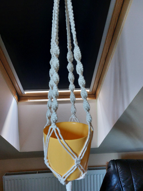 Macramé závěs na květináč — foto 3