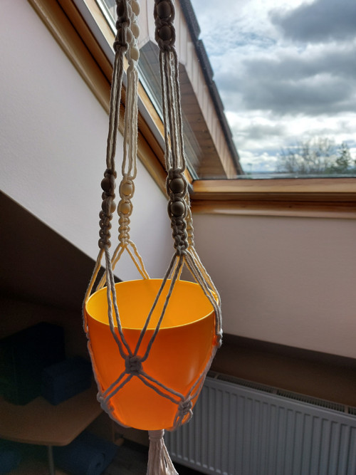 Macramé závěs na květináč — foto 2