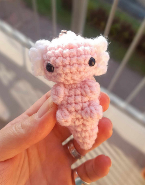 Mini axolotl přívěsek — foto 2
