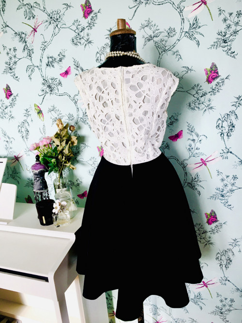 Šaty černobílé retro padesátkový look — foto 4