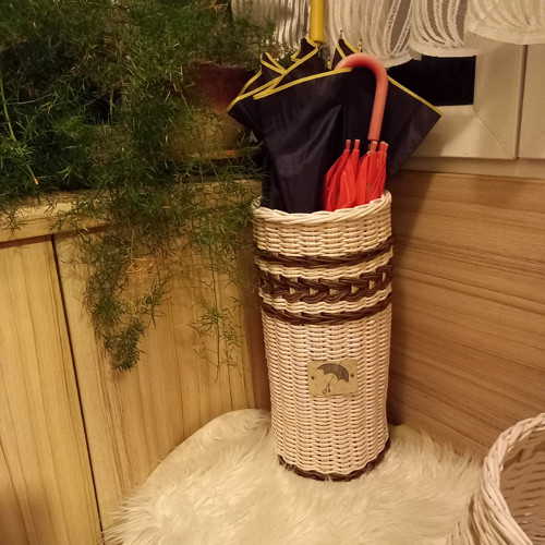 Kryt a koš na deštníky — foto 2