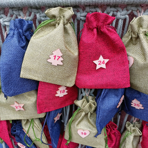Adventní kalendář, vánoční stromeček, macramé — foto 3