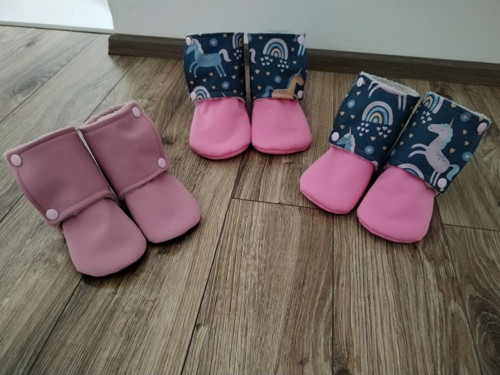 Capáčky ze softshellu do kočárku — foto 2