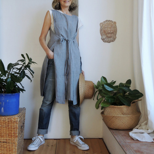 FREYA kouřově modrá - šatová zástěra len — foto 5