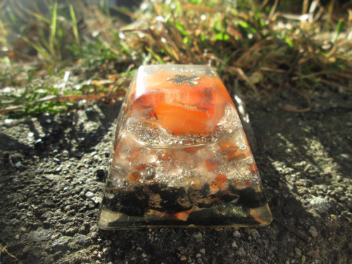 Org. pyramida ,, Mayského štěstí " — foto 5