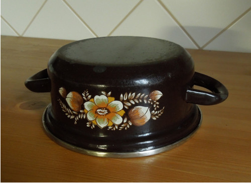 Retro smaltovaný kastrůlek — foto 4