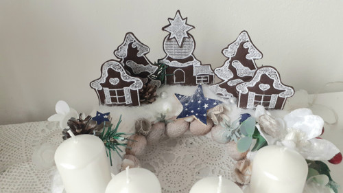Adventní věnec s vesničkou — foto 3
