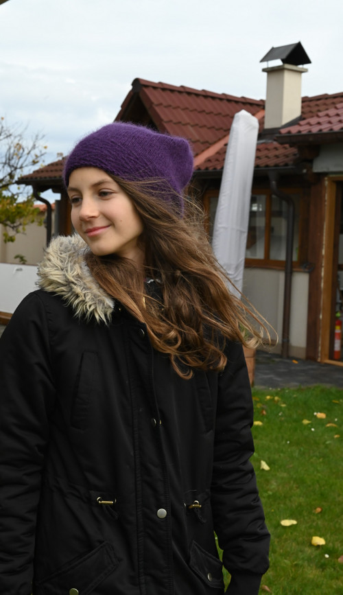 Čepice v purpurové — foto 2