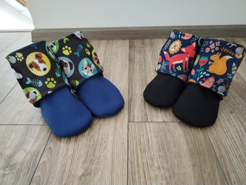 Capáčky ze softshellu s beránkem do kočárku — foto 3