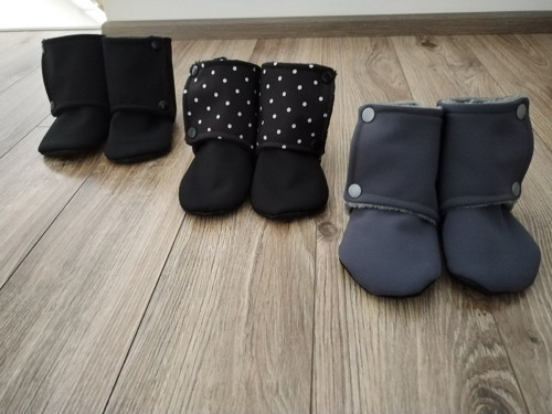 Capáčky ze softshellu s beránkem do kočárku — foto 2