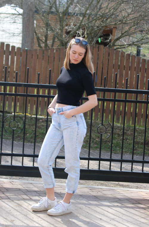 Top krátký "černý řádek", vel. S — foto 2