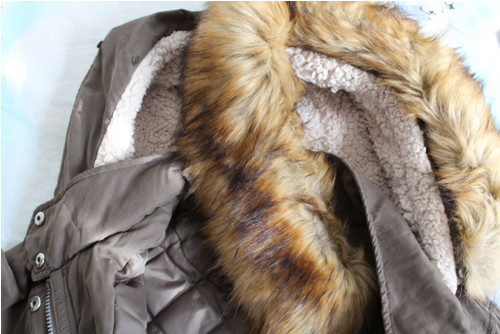 Dámská parka s kapucí — foto 4