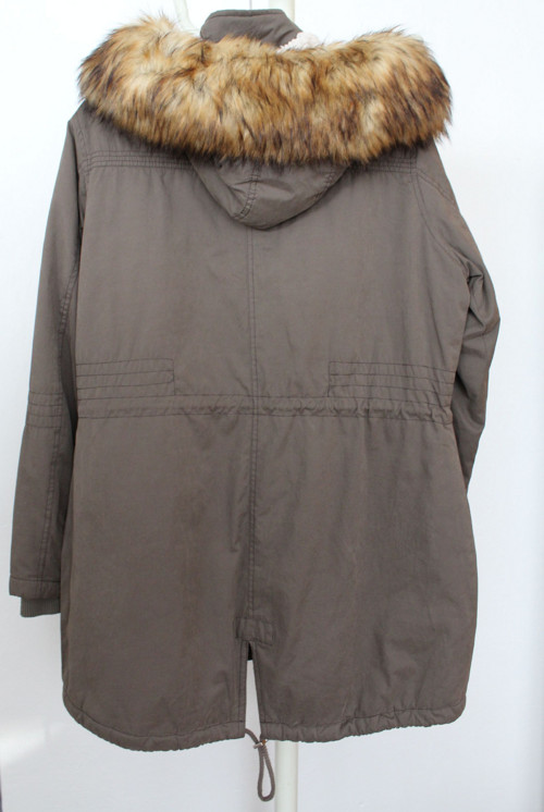Dámská parka s kapucí — foto 2