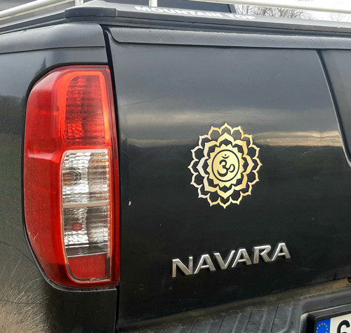 ÓM - SAMOLEPKA na AUTO - 13,5 cm — foto 6