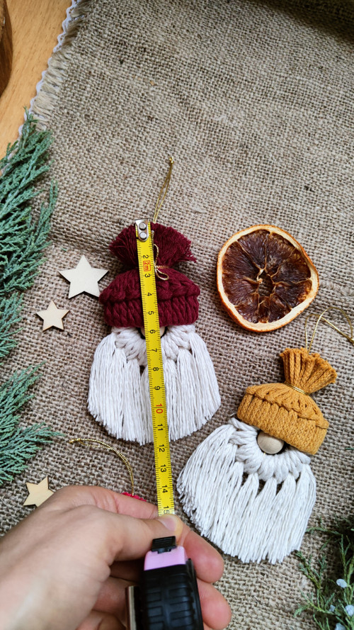 Vánoční ozdoba Děda Mráz (macramé) bordó — foto 4