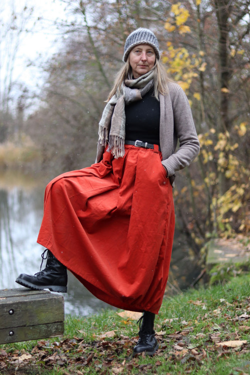 Manšestrová sukně s balónovým efektem — foto 3
