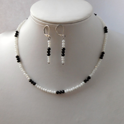 Naušnice - bílý a černý spinel — foto 2