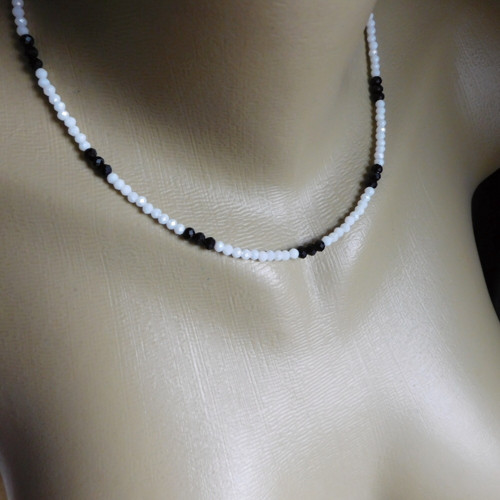 Naušnice - bílý a černý spinel — foto 4